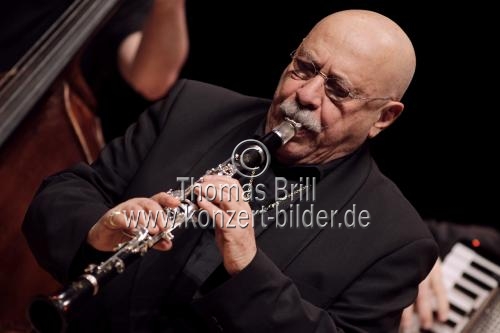 Amerikanische Klezmer-Klarinettist Giora Feidman gastiert mit Freunden auf seiner 